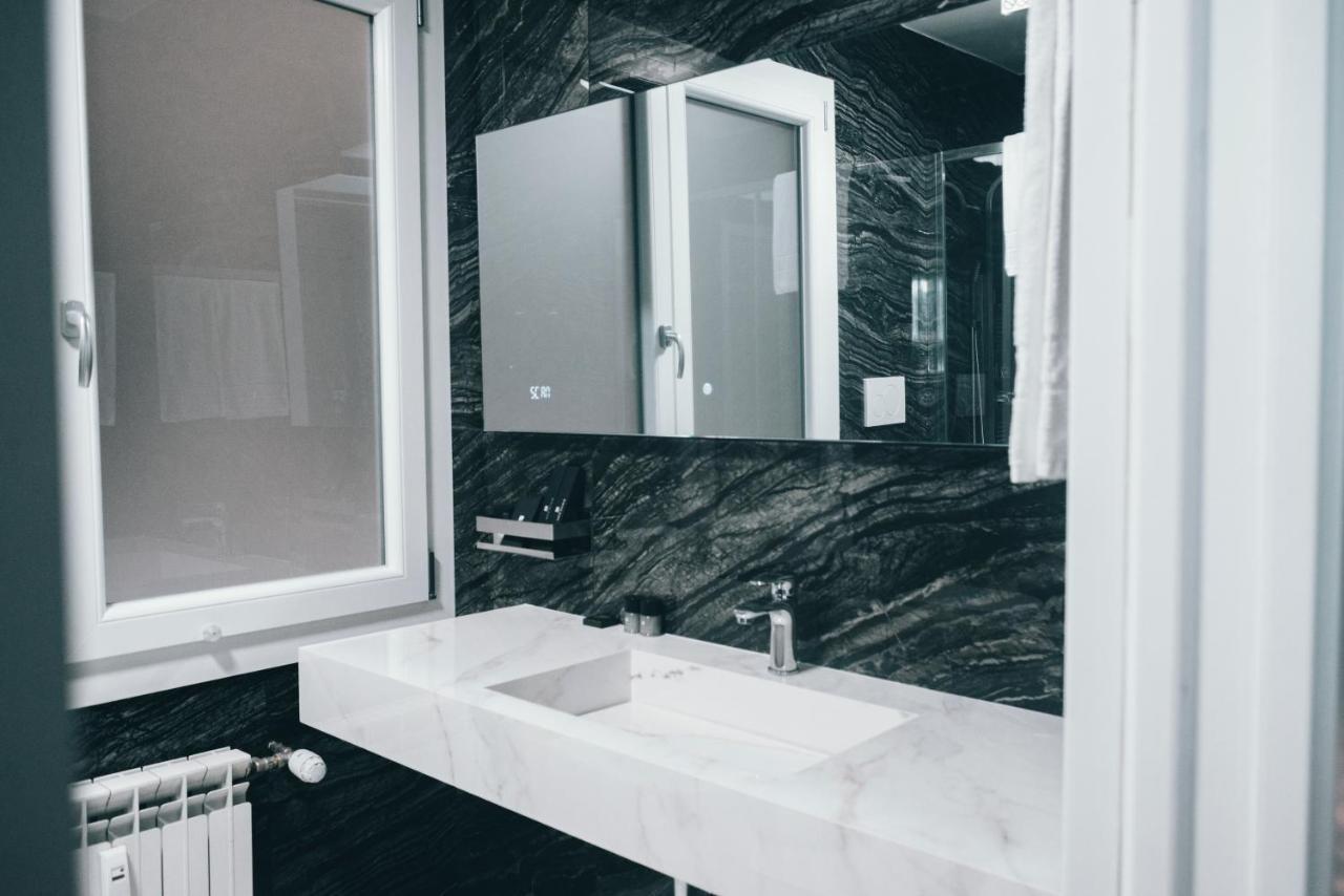 Gregorio VII Luxury Suites San Damaso Rome Exterior photo